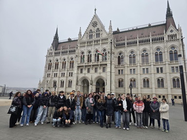 a27c721a-f0be-44ed-90b1-aa6049bf806e