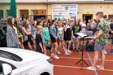 5__7_autosalon_pevecky_sbor