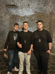 77CD73FB-8514-49A2-99D6-6EA1710A2681