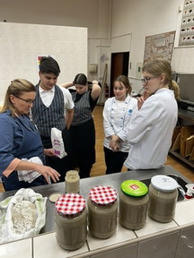 F52F309E-57CA-4047-9BF0-E44A17A41169_4_5005_c