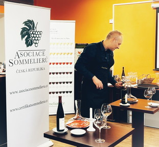 D72F6142-F84C-42FF-BAA5-011A6578234D_1_102_a