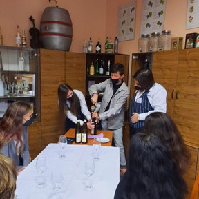 243527901_412927083653215_7004644069570299052_n