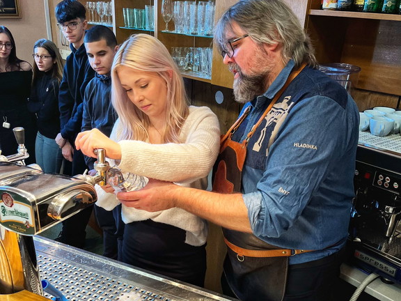 f548bb4b-eae7-4b4d-a287-079a9df1ea03