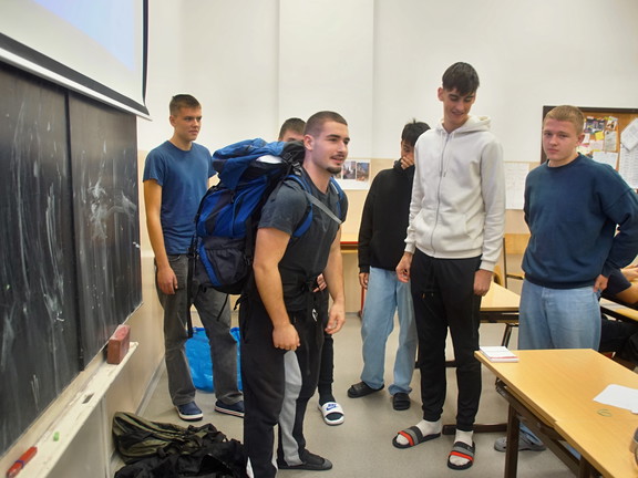 Žáci s batohem
