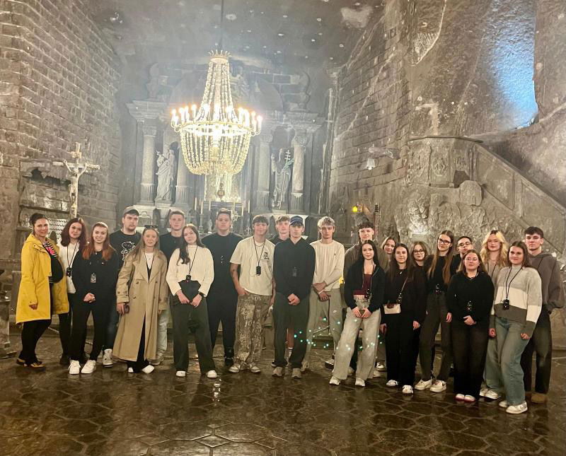 7D7BAD4F-5167-4F87-A90B-387DB31020DE