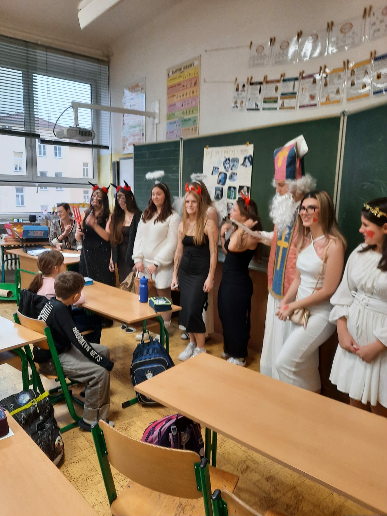 b7f376e7-070c-4fa2-934d-5804a429fd56