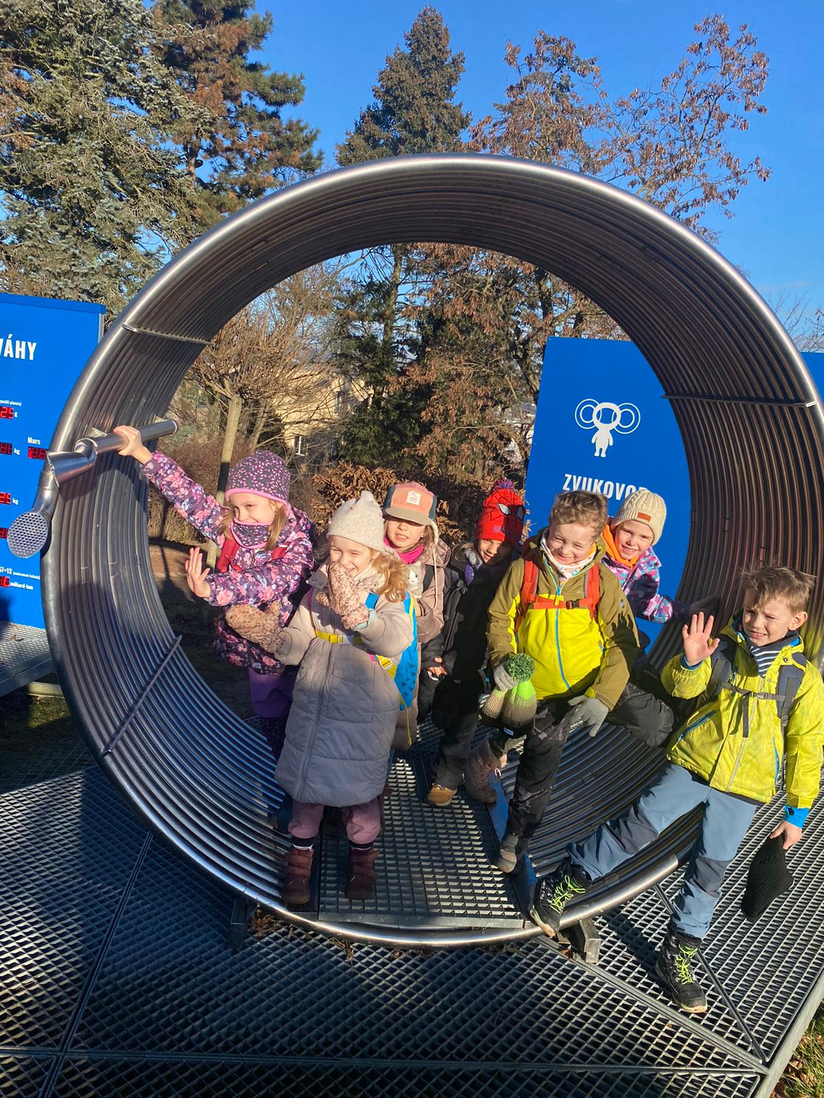 a6937759-fccd-4ca3-800c-25f685923f4e