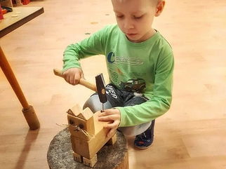 received_1909812335892859-01