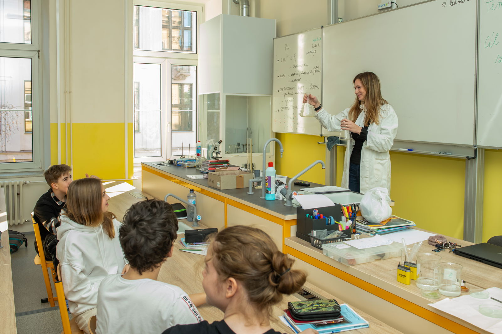 Rudné a nerudné suroviny