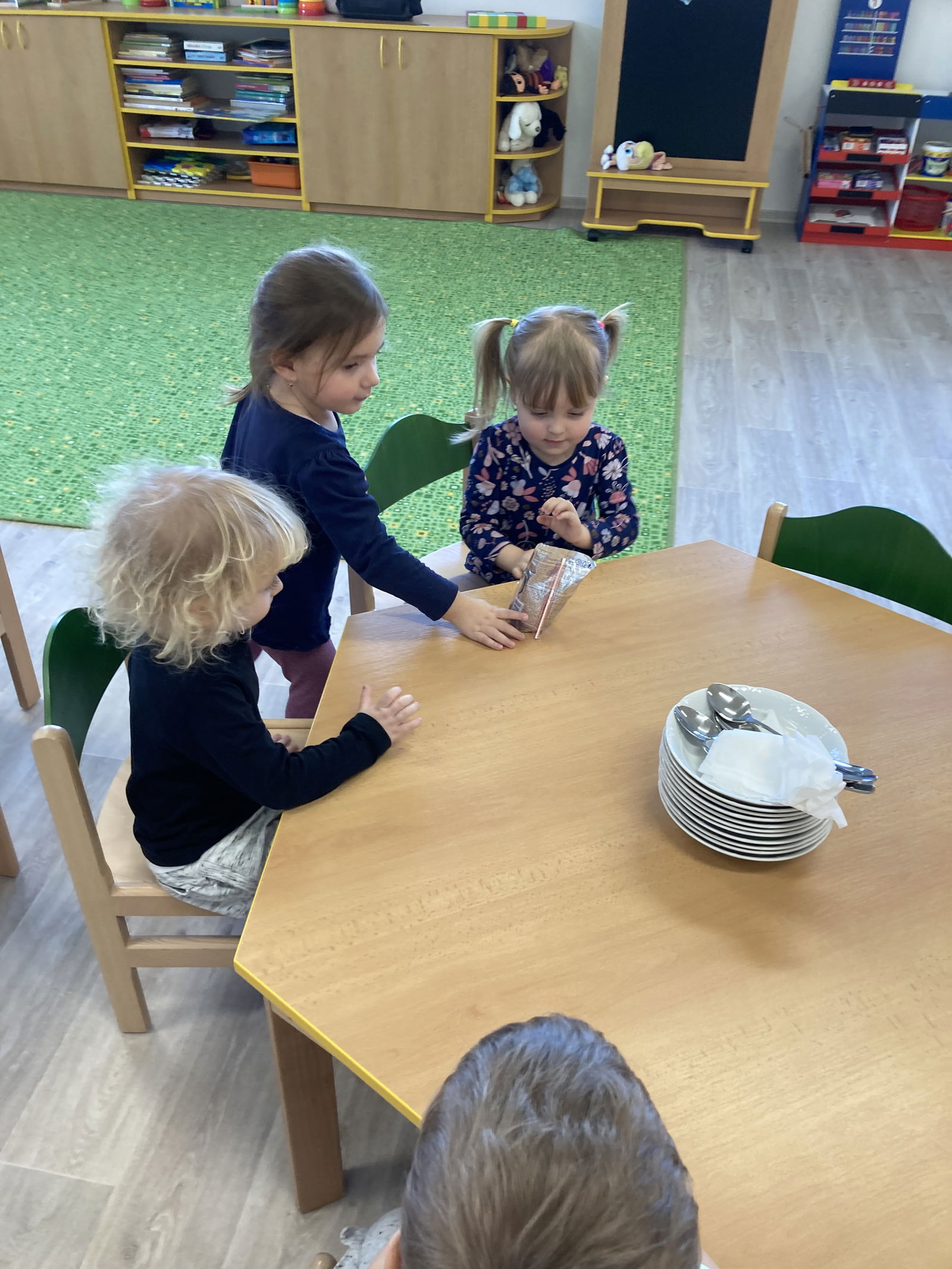 B6450F43-AFE2-4348-80F4-063C557CEDB6