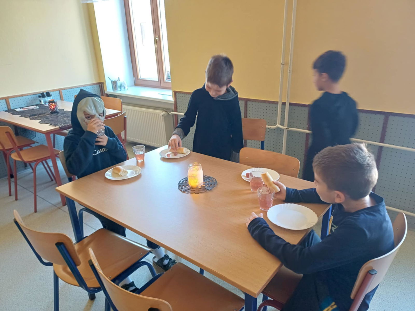 8742dd25-279c-49a3-bd18-cd9da82e2cb6