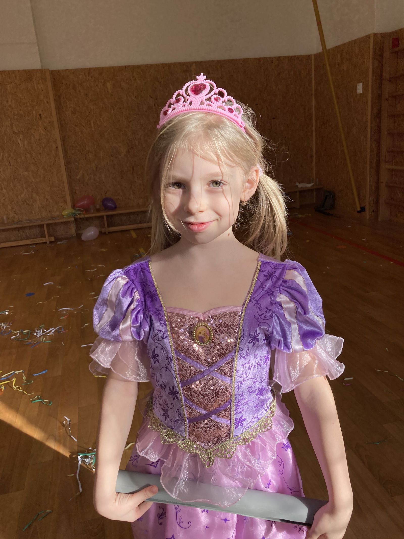 D8FC81E3-2756-479D-901A-6A977B1EA3C1