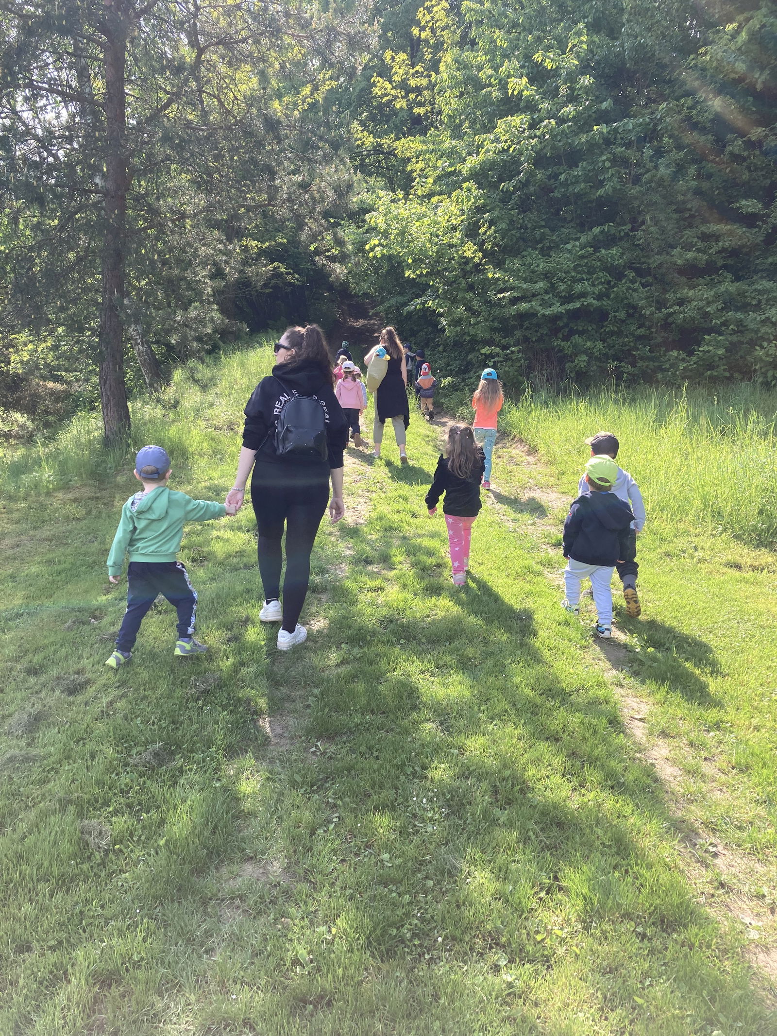 EB429B04-4810-4988-8BAD-4E219F82055E