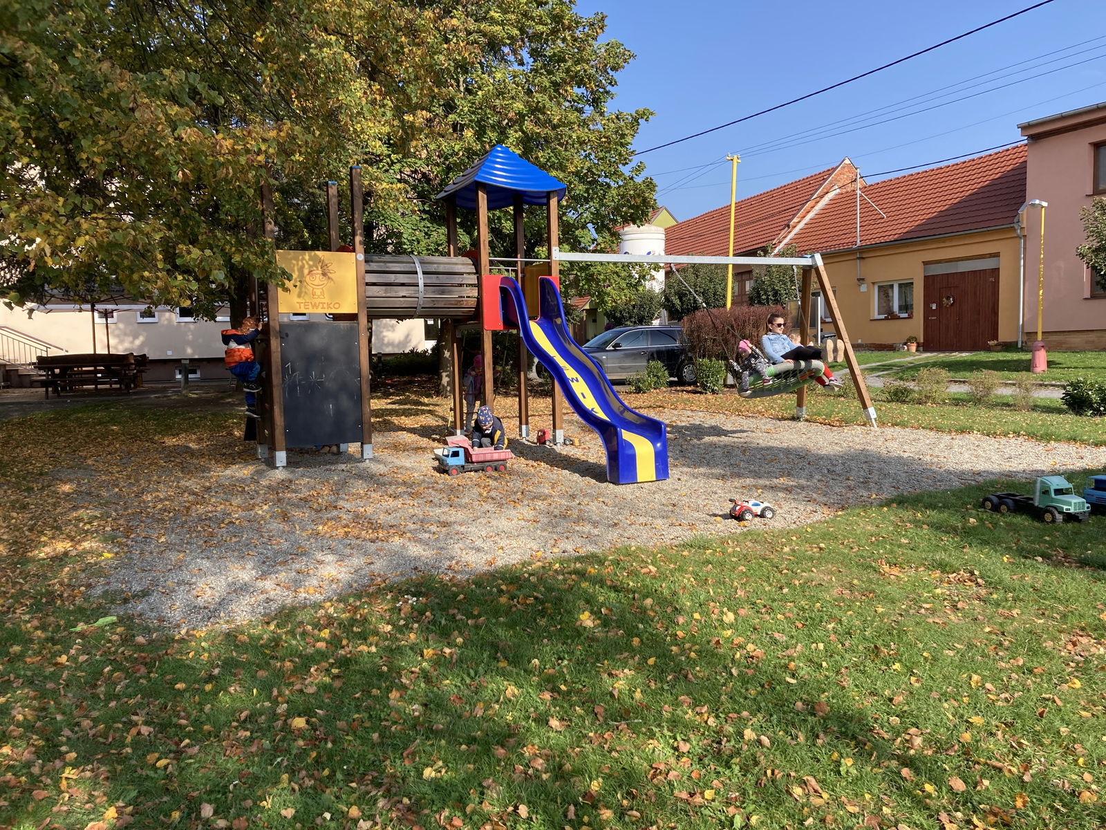 4CFB48FB-049C-4C7C-A9BC-8D237BBDBC9F