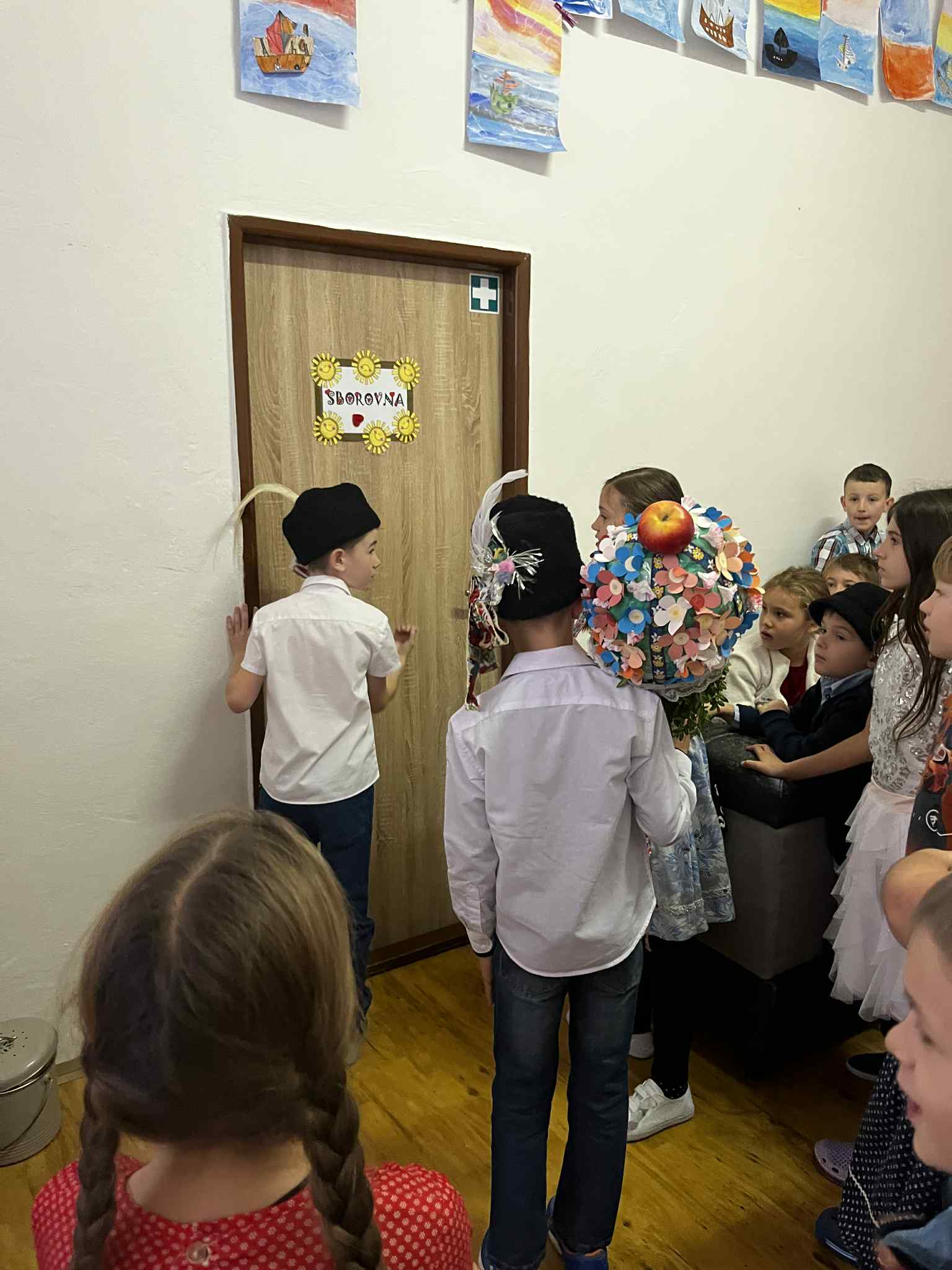 c6a3975e-5e30-41db-b0c0-210603fe7fe3