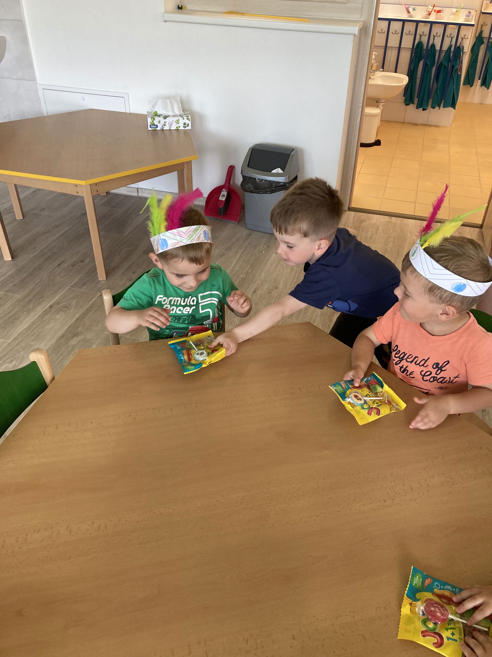 5641BB9A-95B7-44AD-BFBA-C81B427ACAB8