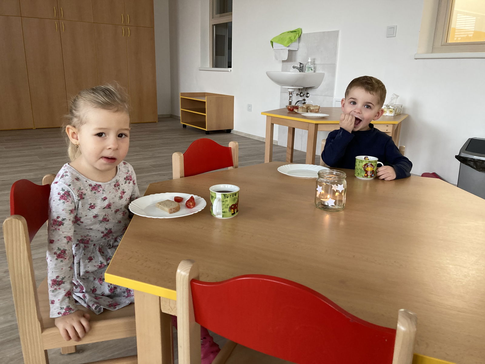 ACFA56D7-EF35-4280-9698-E0CAF92915DC