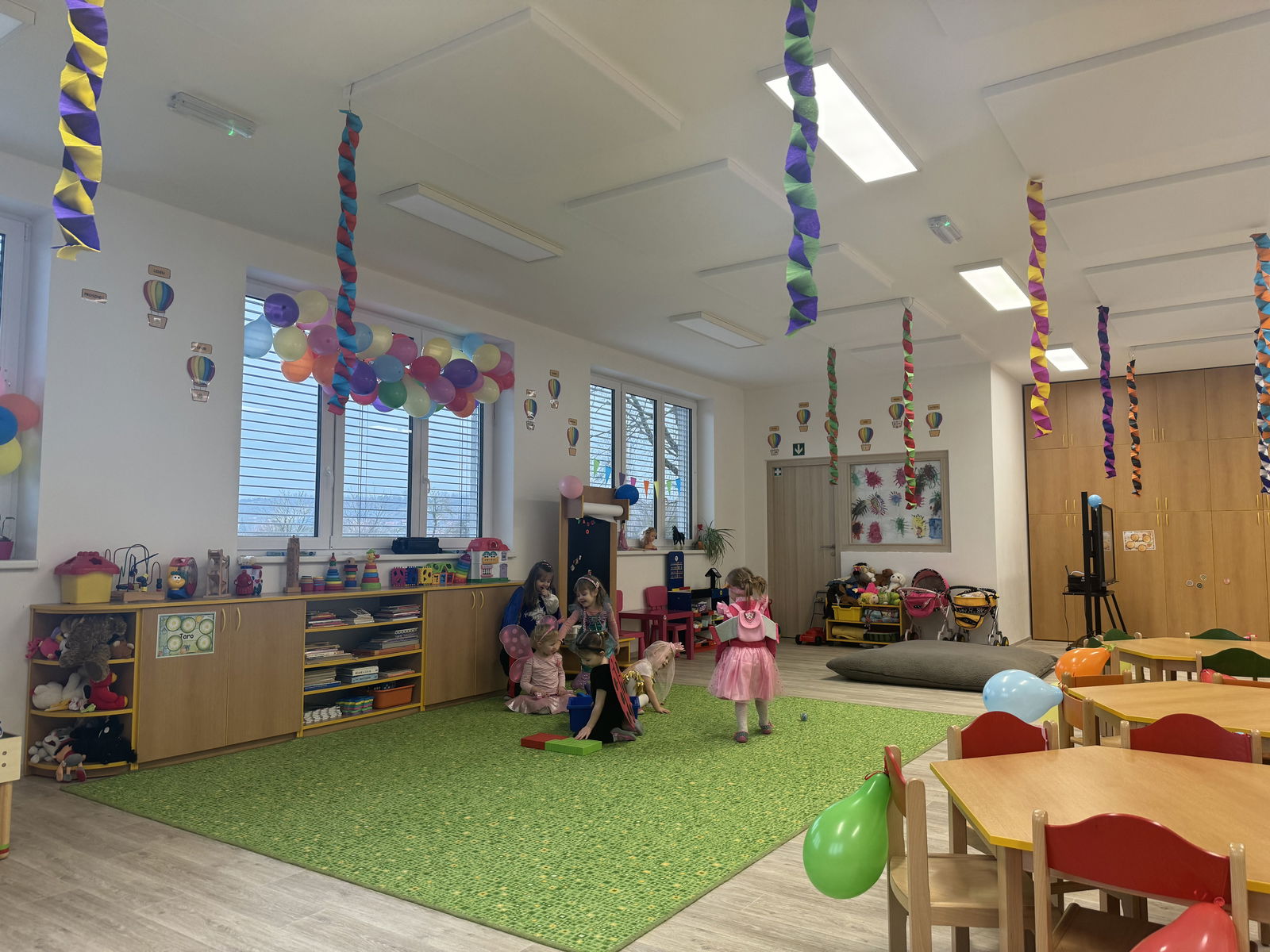 E133F719-2271-42B8-8EC9-6BF740DCDEB9