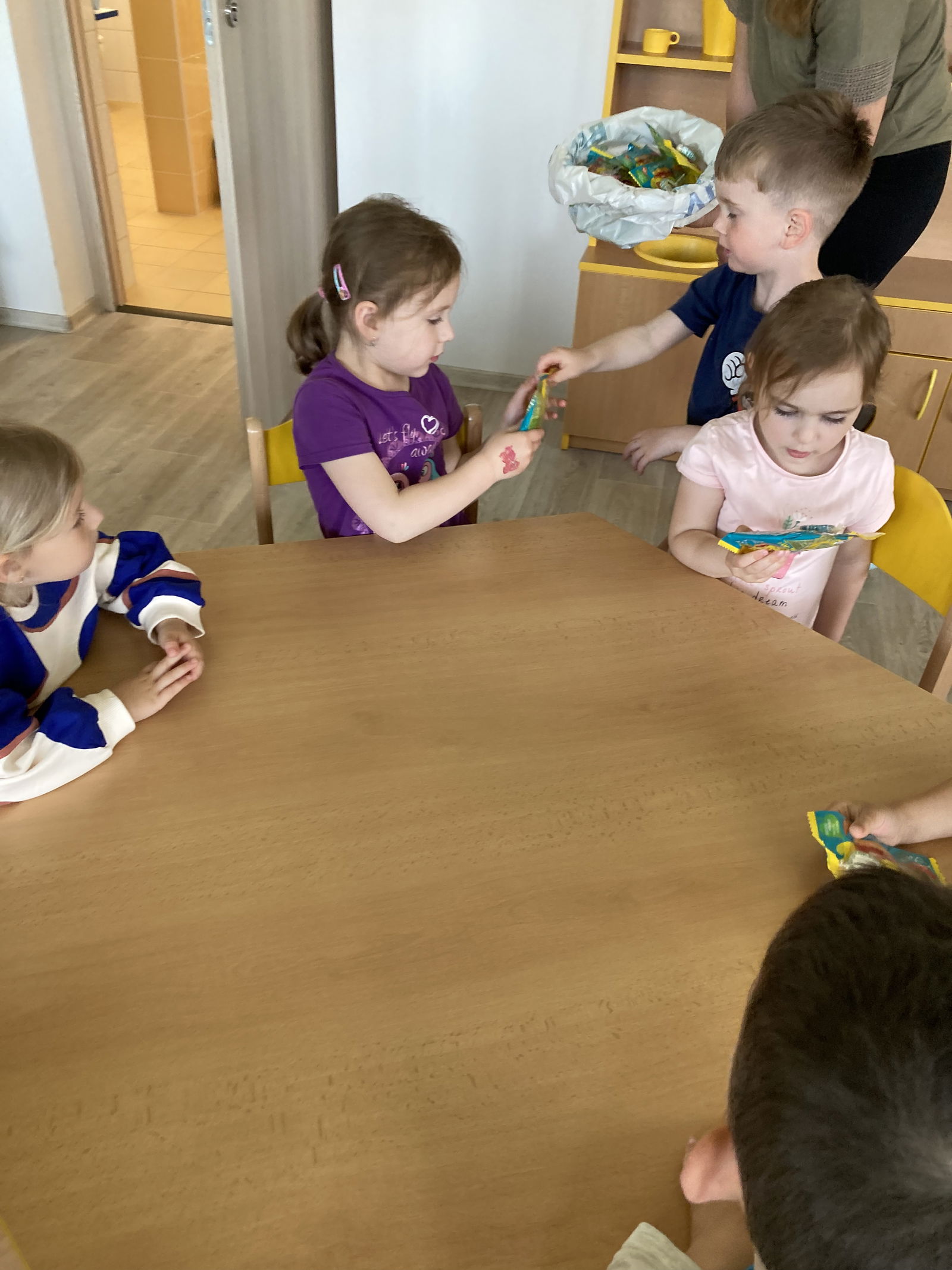 D871E42A-35A9-4E8E-A10A-C969F368A48B