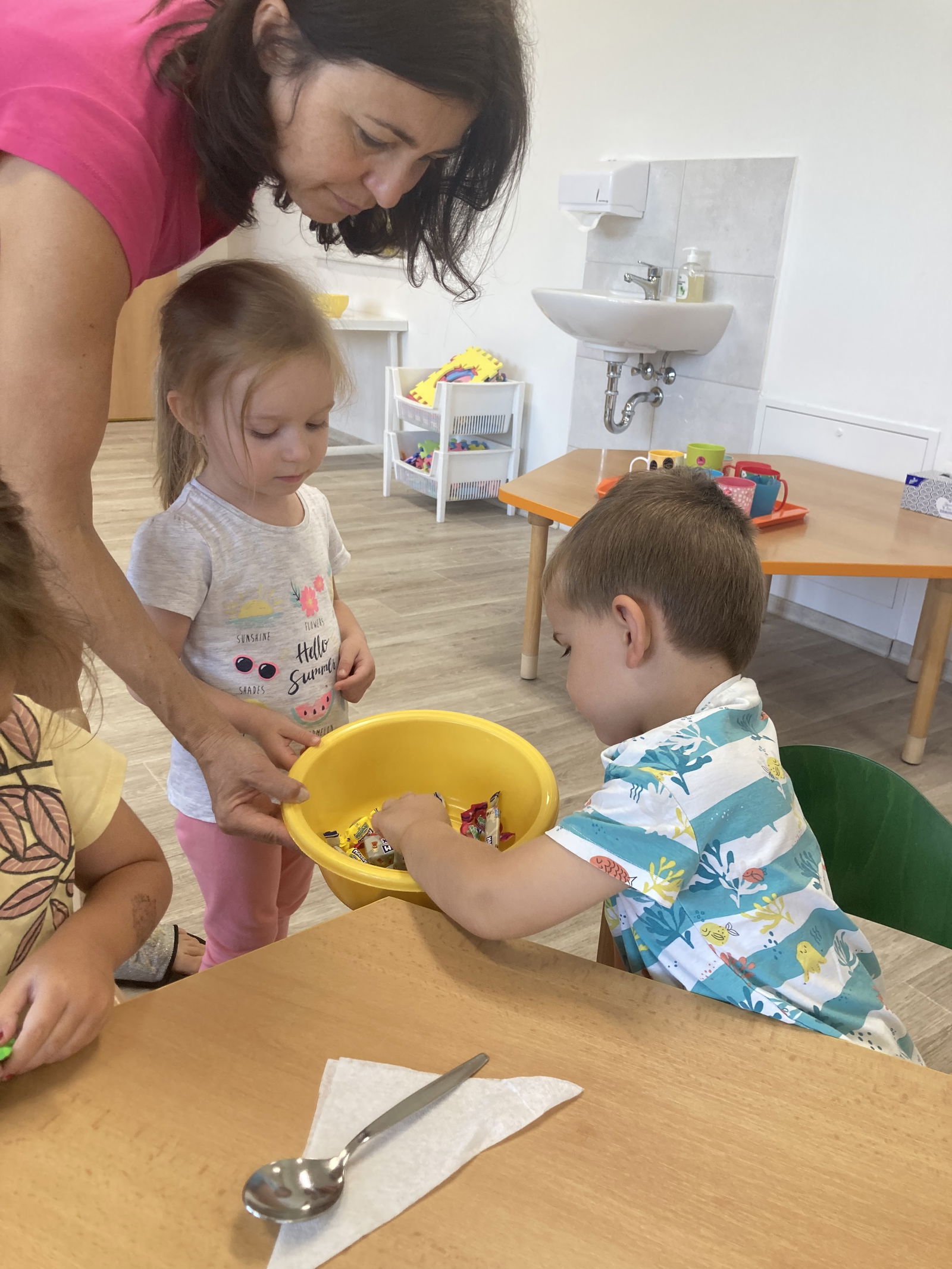 39EB943D-35B8-4B5F-BD70-62E5B3677F41