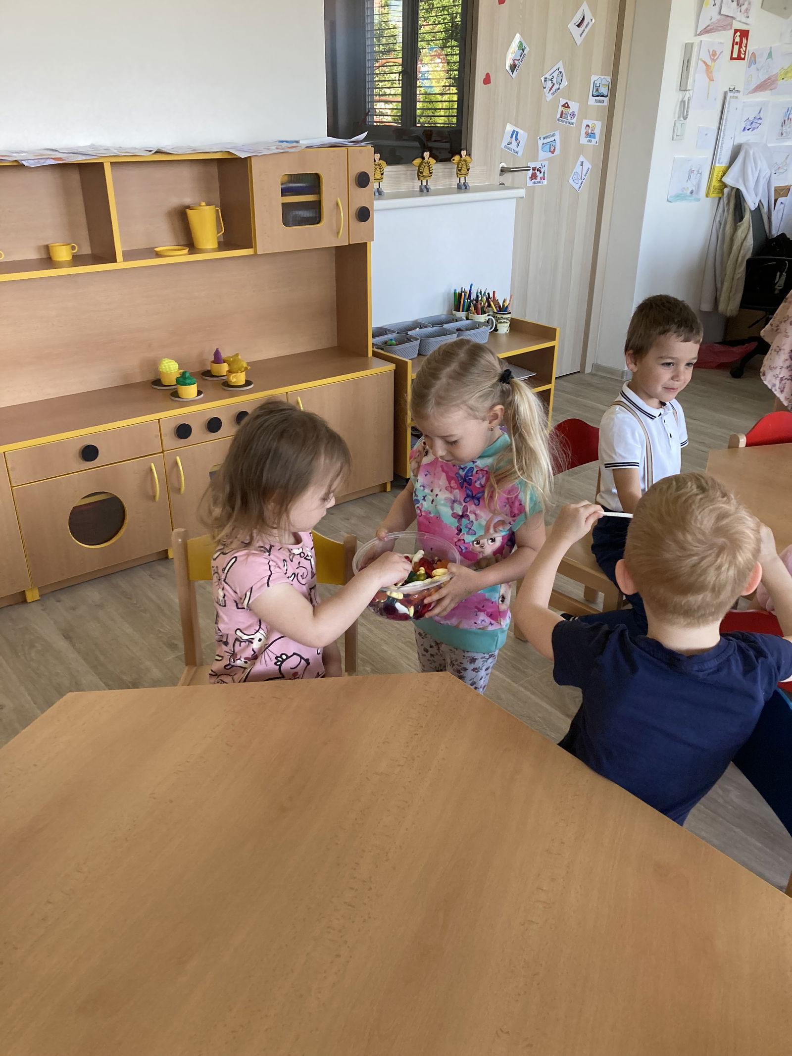 9C7D8D04-B2EA-4DE6-AF24-009819FBF731