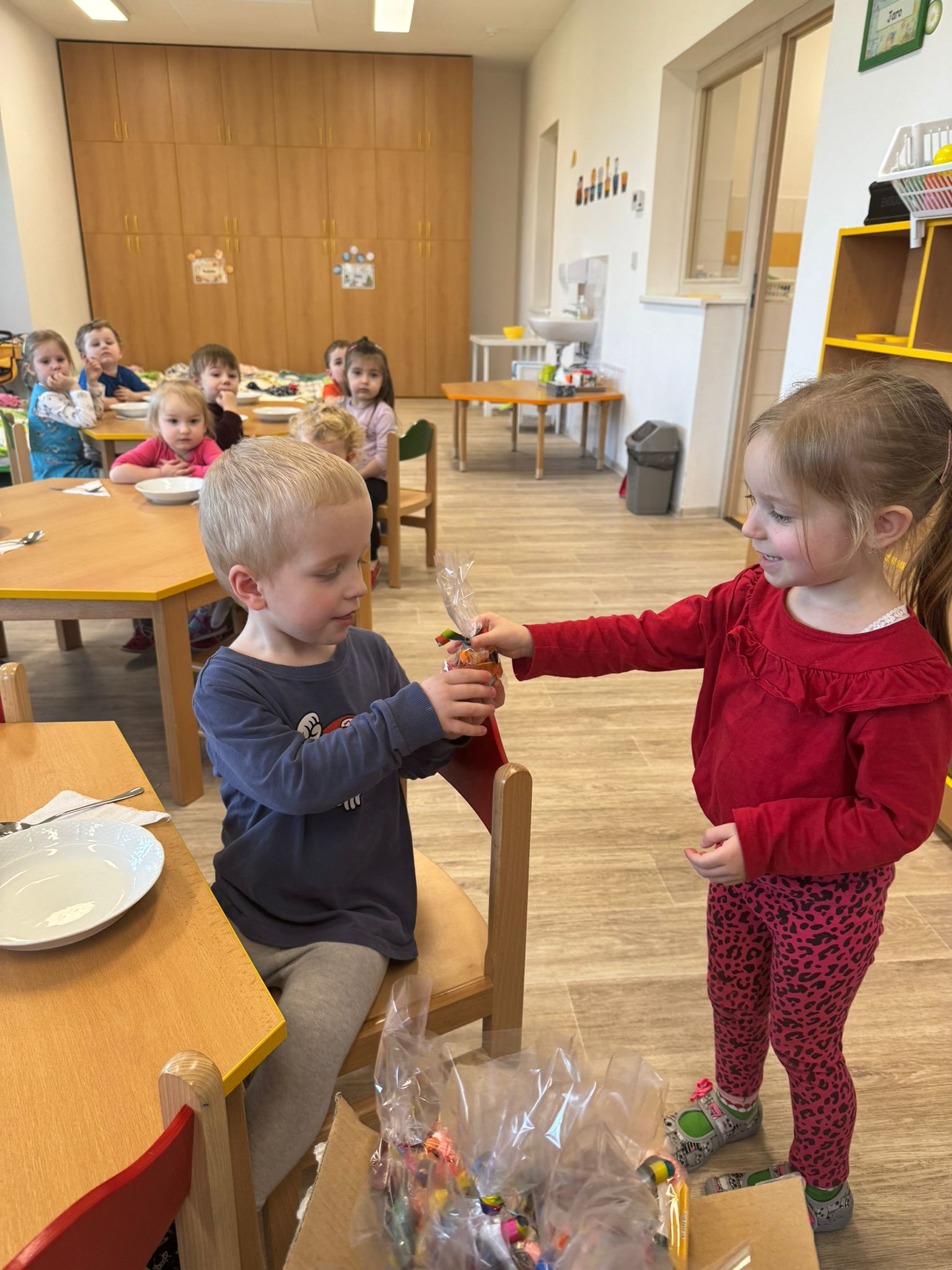 f8ac1084-5e9c-45ca-b8ae-0254fa8d68e3