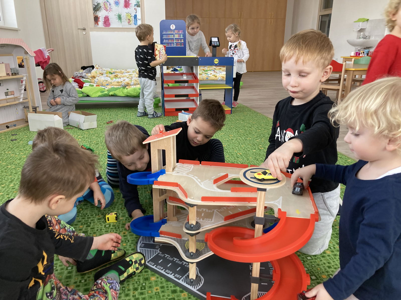 E718615A-0565-426F-AA01-0B90586946EF