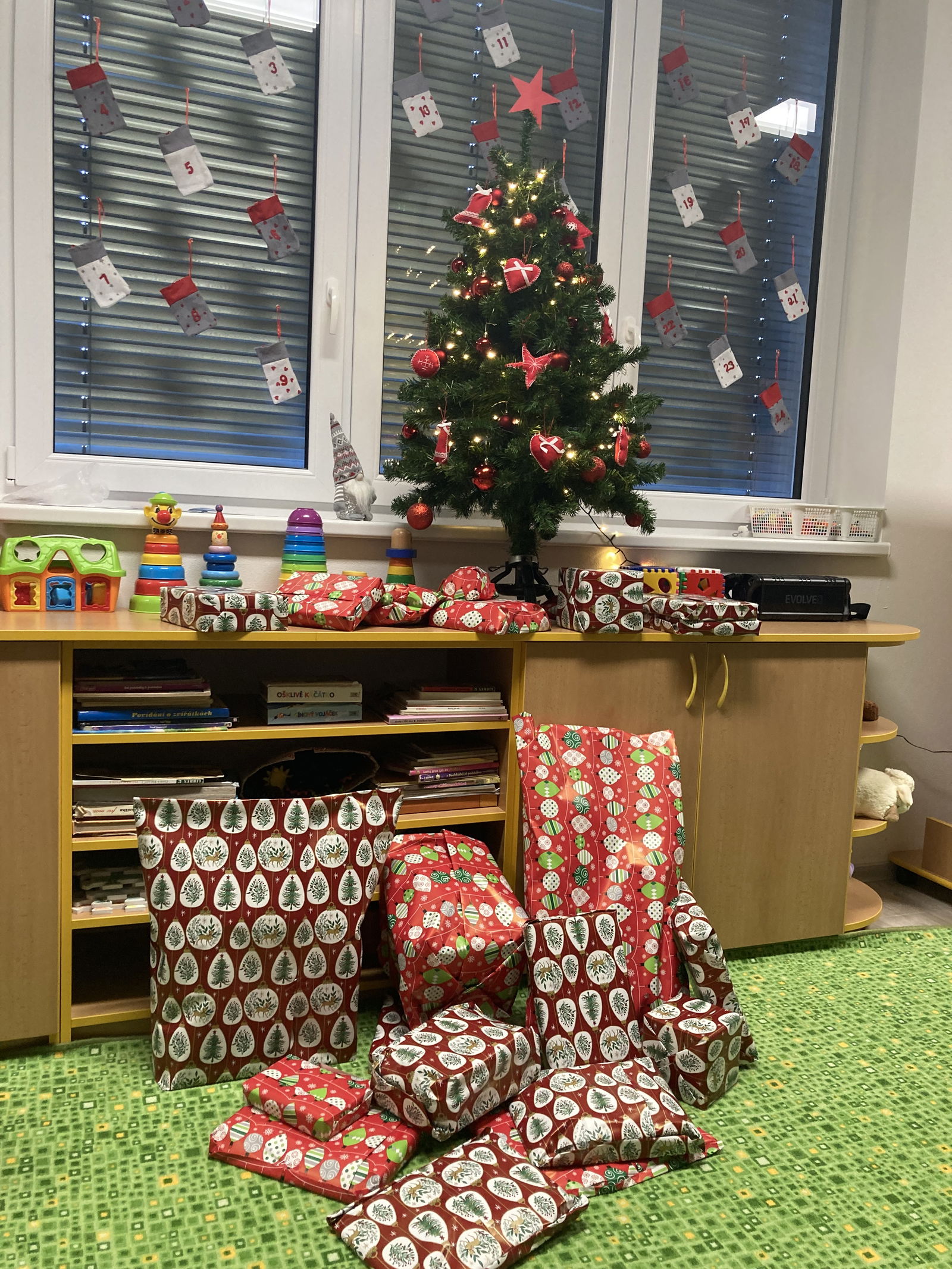 EDE85E00-2C20-44C5-9BCB-5176C5458A82