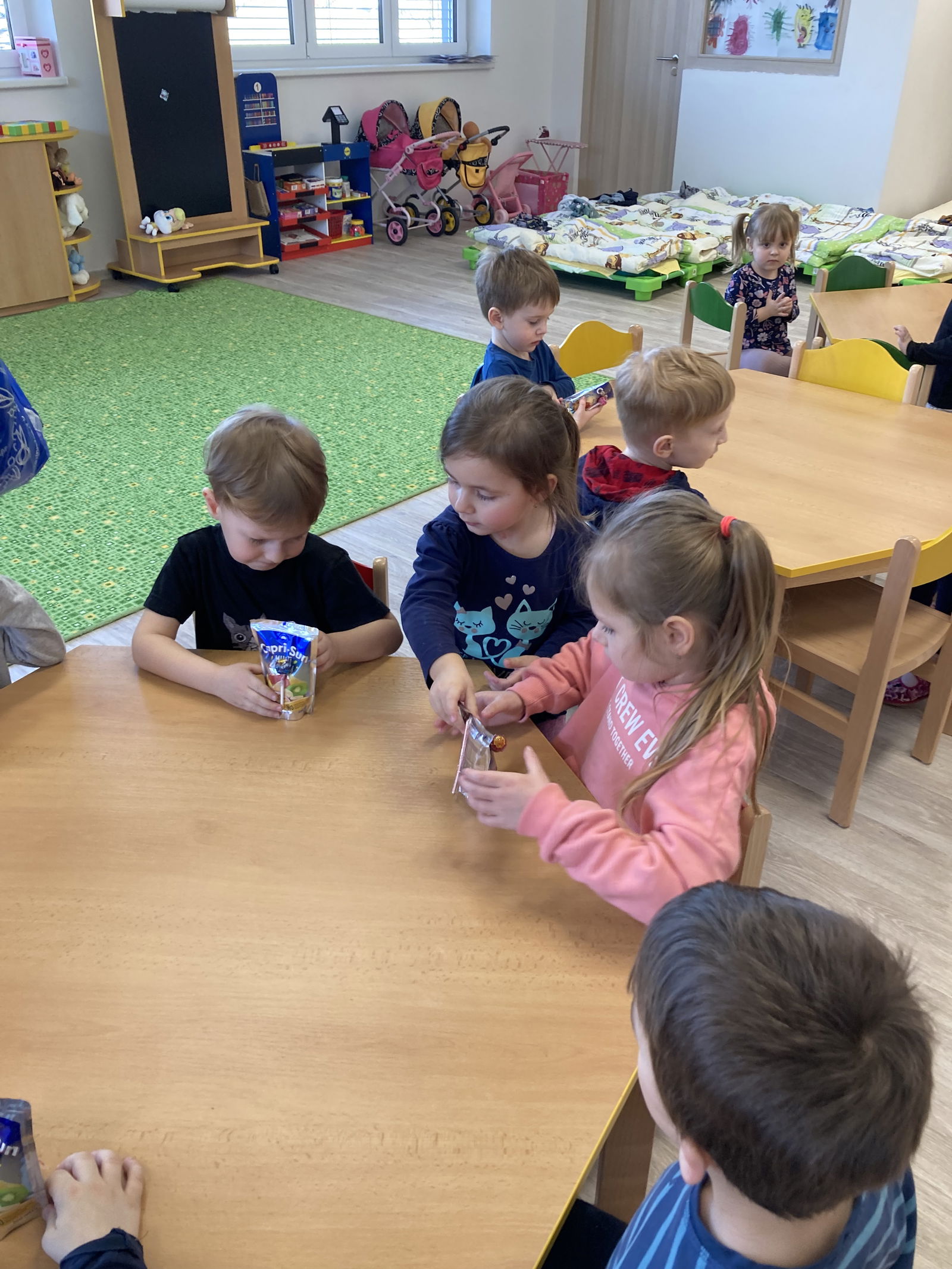 2B318265-F0A3-4F7C-9526-34A714198AF3