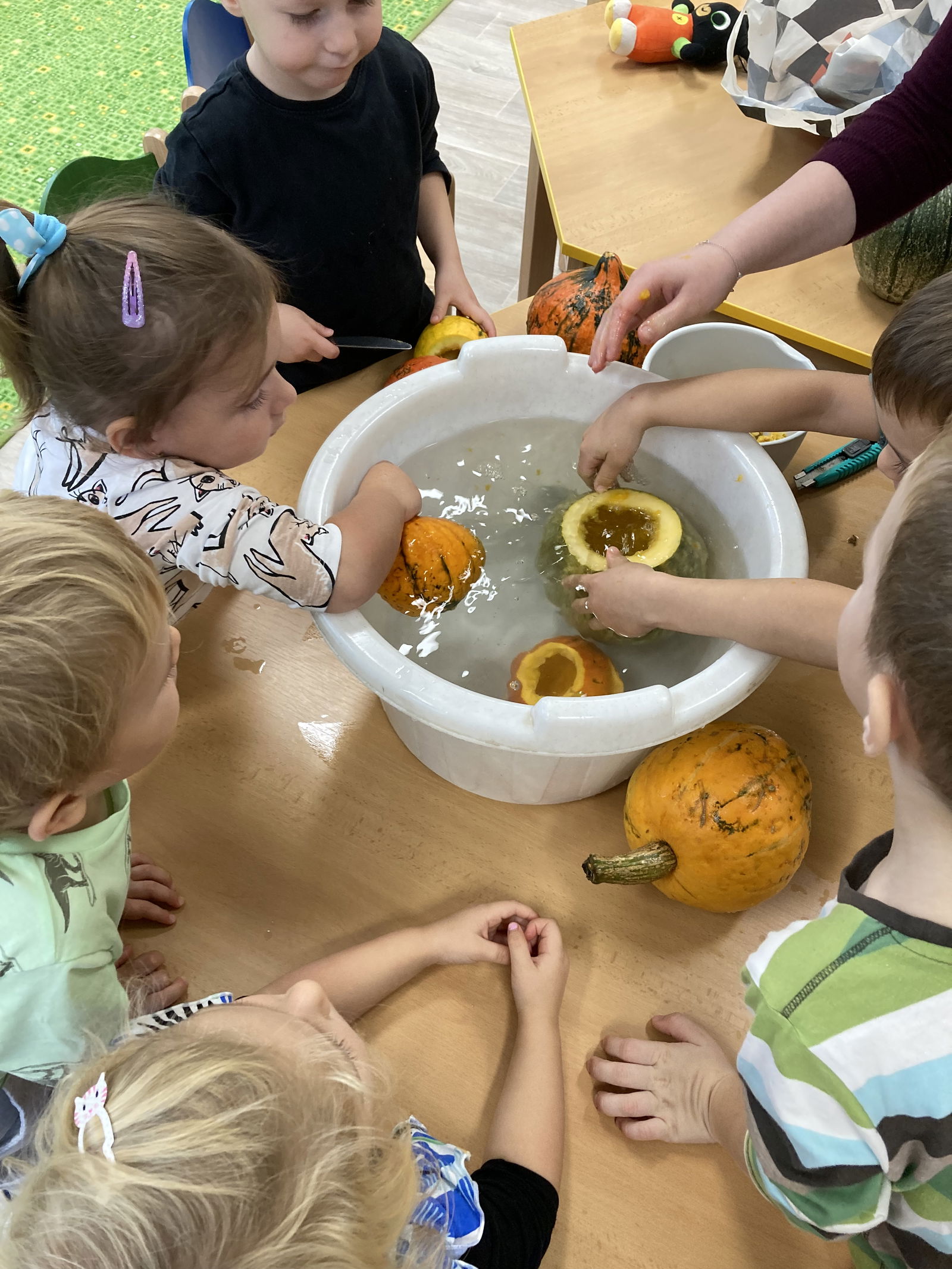 ECC86CA4-88AC-41DC-BF7B-1D551AADE145