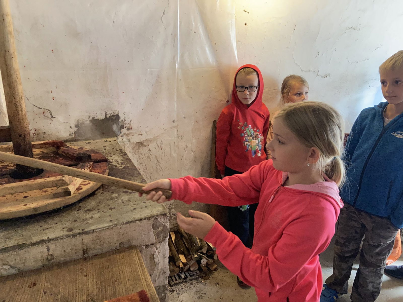 e4c2a06486457bf8708fdbe65abc4417