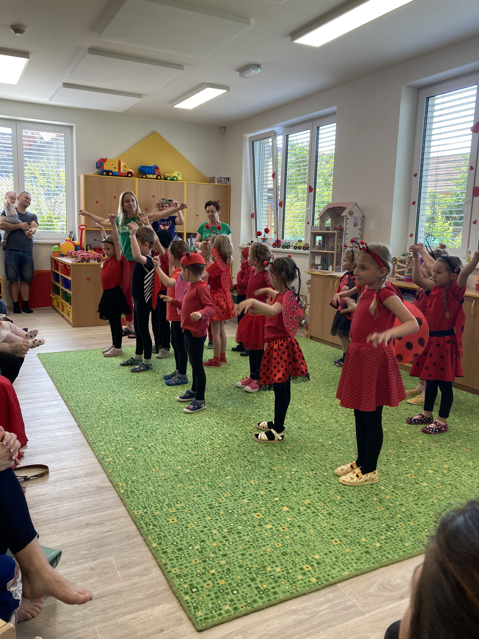 8B61D807-6BED-4068-AD9C-B7229A95BAE1