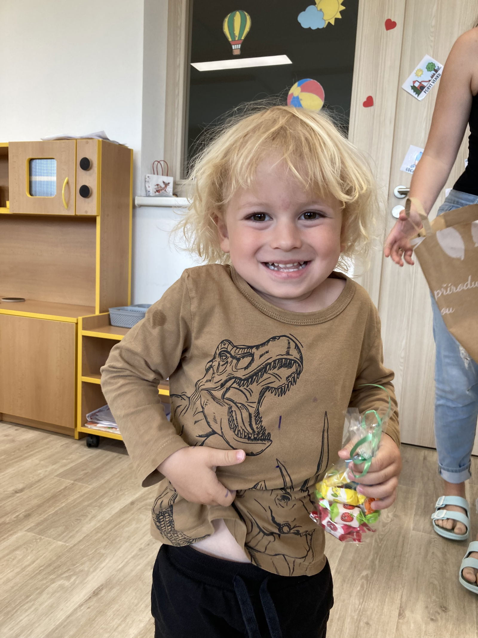 E12894FD-7728-4F68-858B-F97E2A7782EE