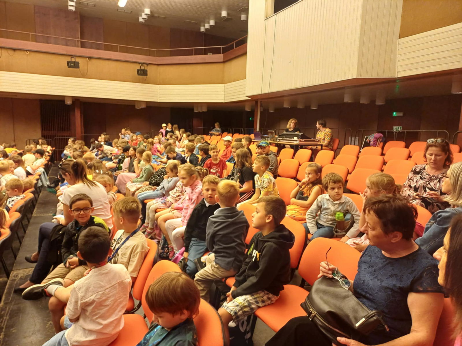 b02b2ba2-8575-498f-a761-f8ae8a6ddc30