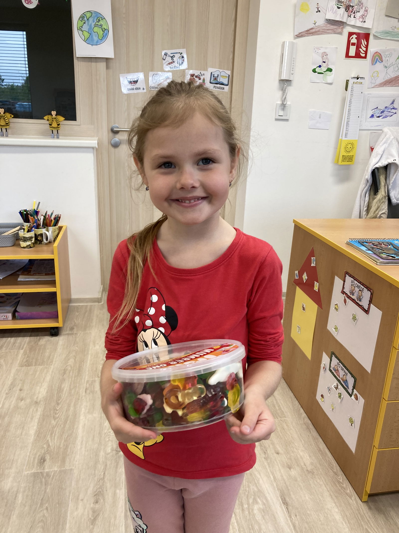 CDCA22C8-1F57-4143-99F4-CCC605E60DA1