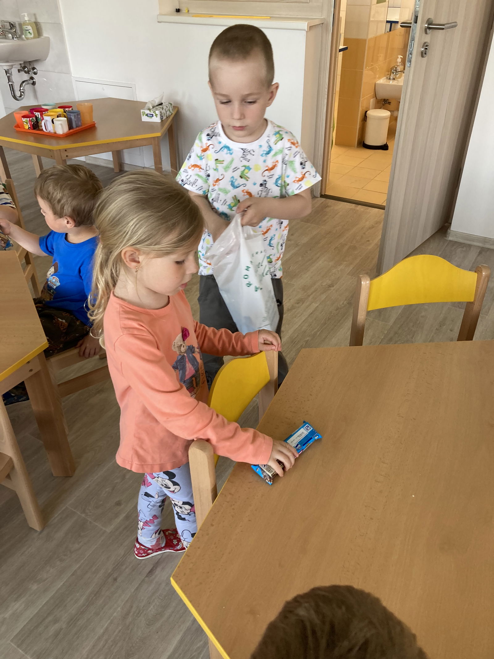 79966470-57ED-4E3E-A05D-2AE57C8F6B5F