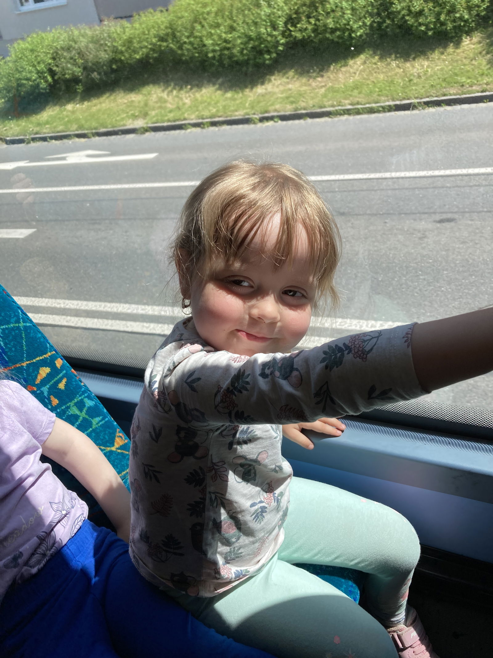 75AD5A2F-83B9-4823-AF62-FF65AC8C2803