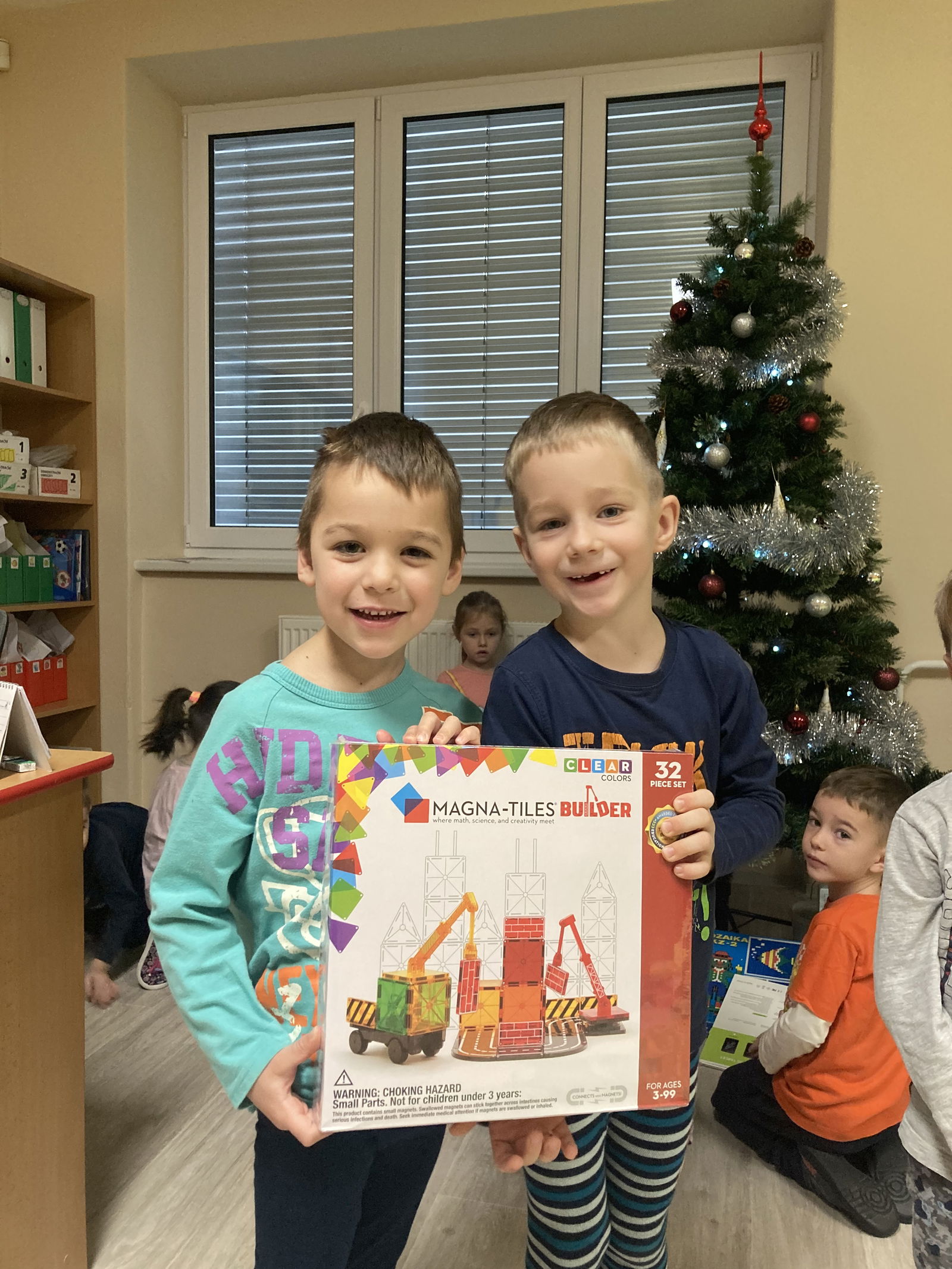 81B3F932-D917-43F5-98A1-0E34437AC61E