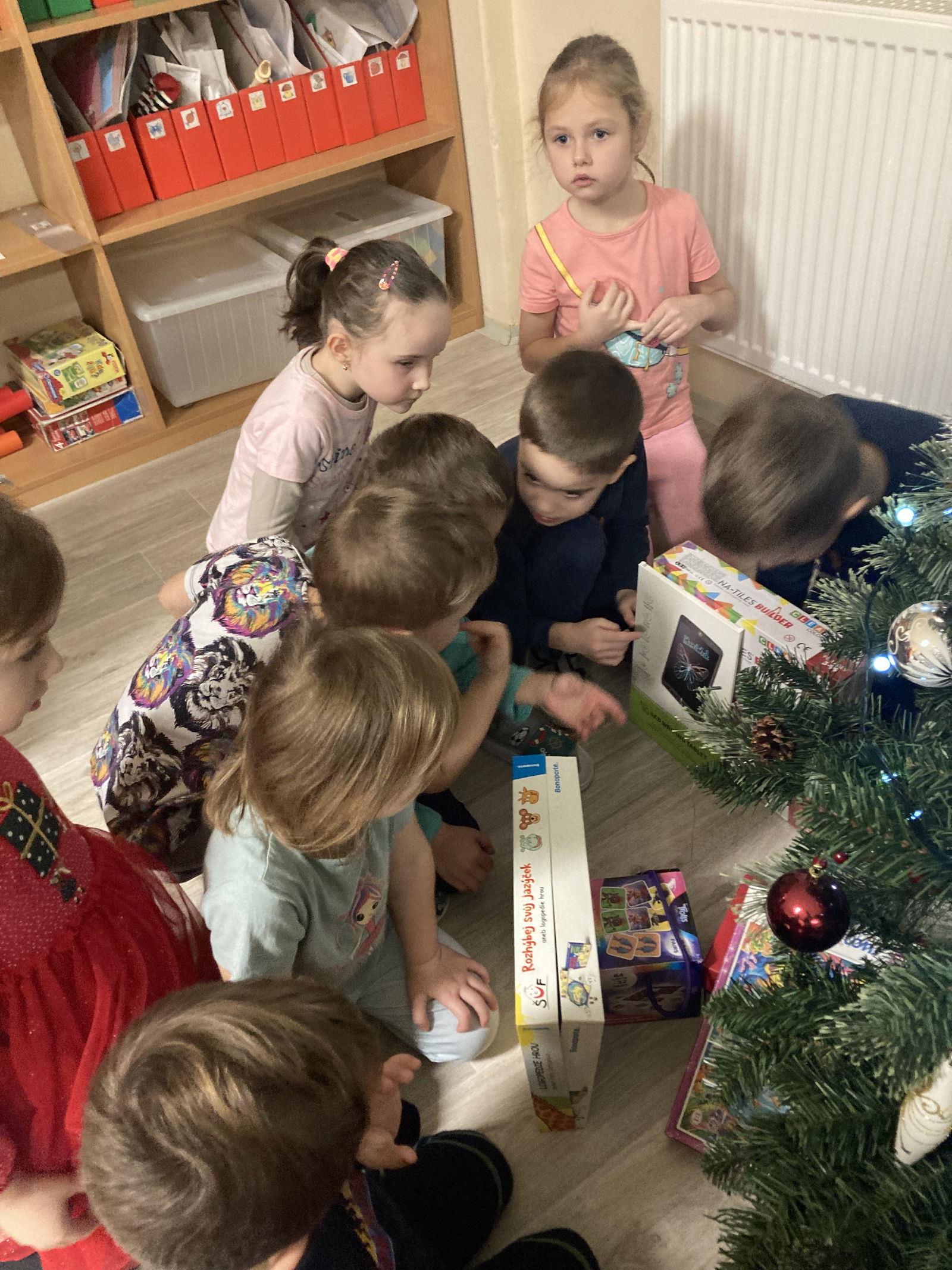 F2B98303-F5E7-478D-B728-F6245660B879