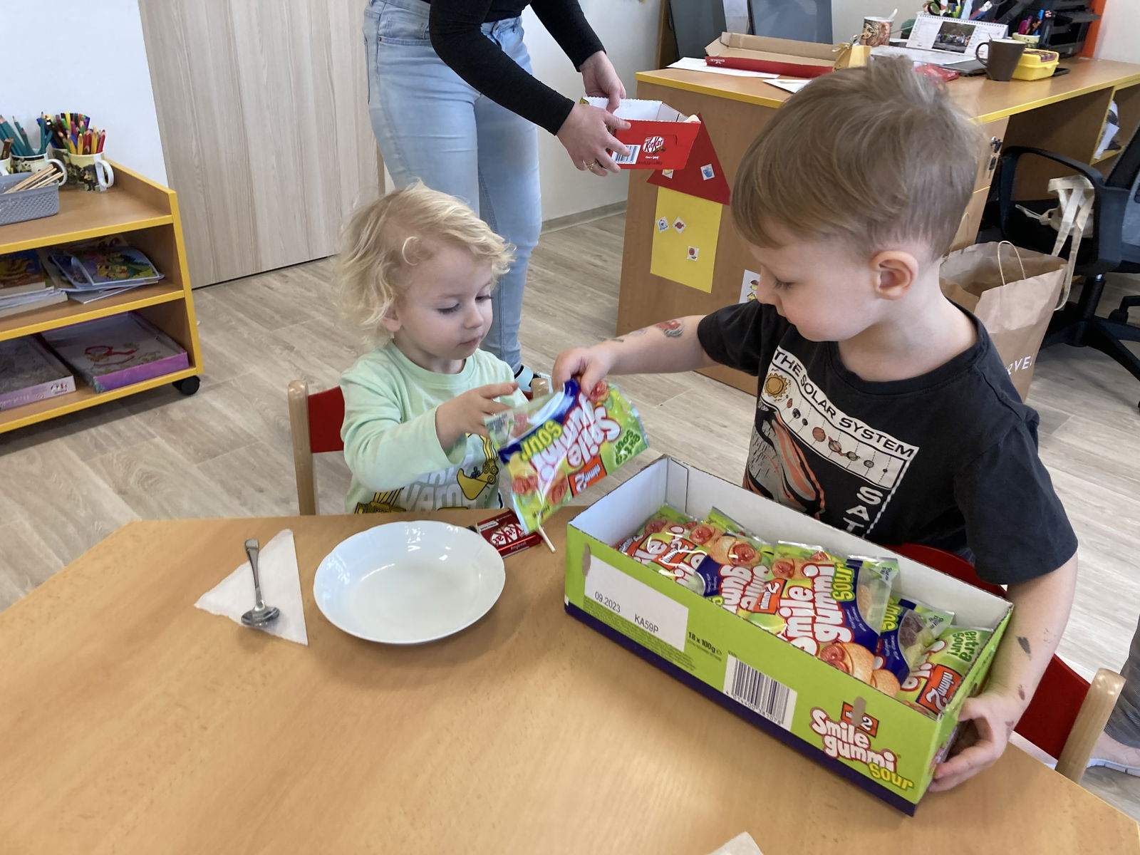 C35F3C7D-21D3-4AF1-9254-3DE36B7E5429