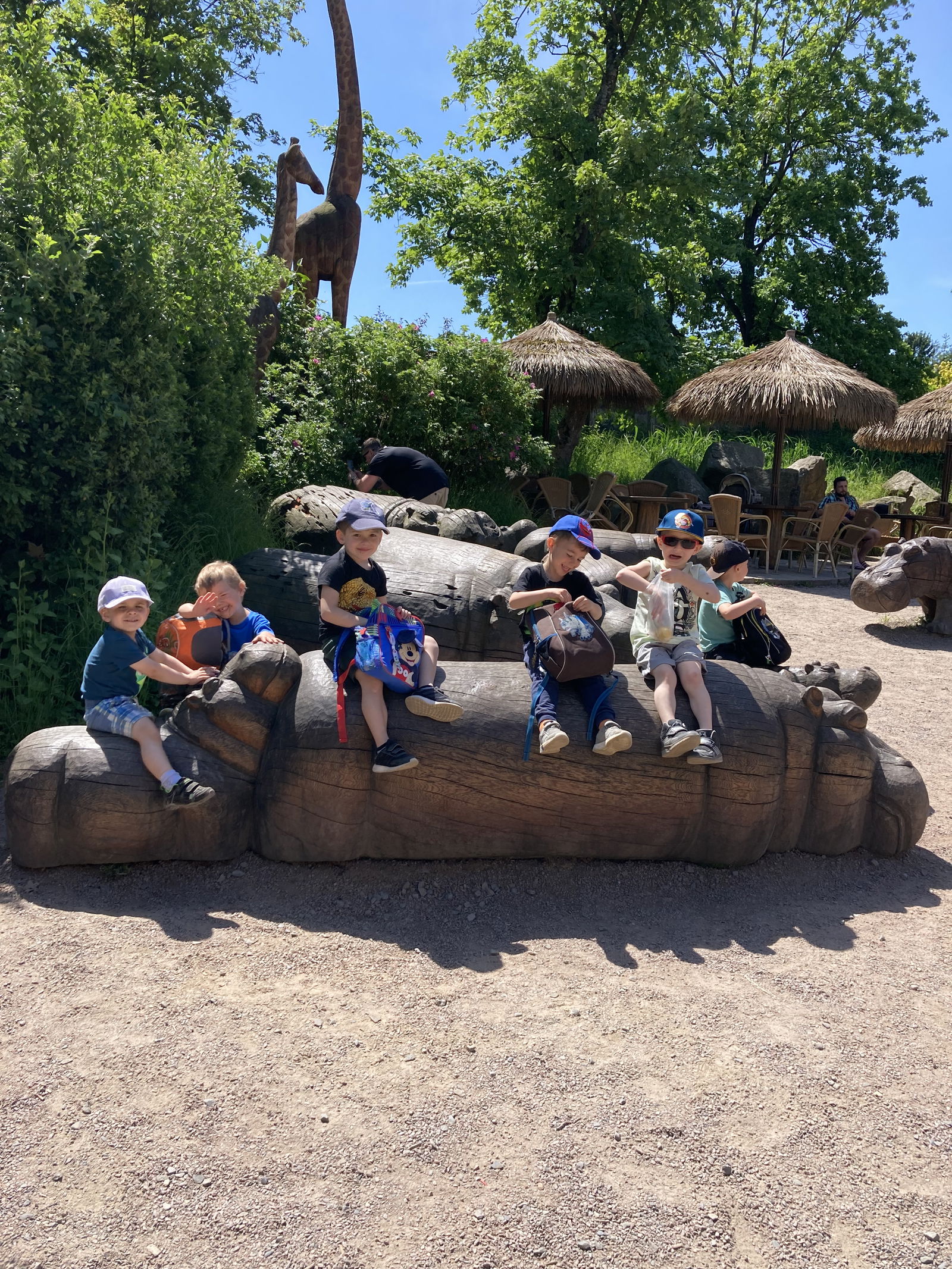 3C4A0499-E40C-4BA2-9E4B-A7E7A8930A41