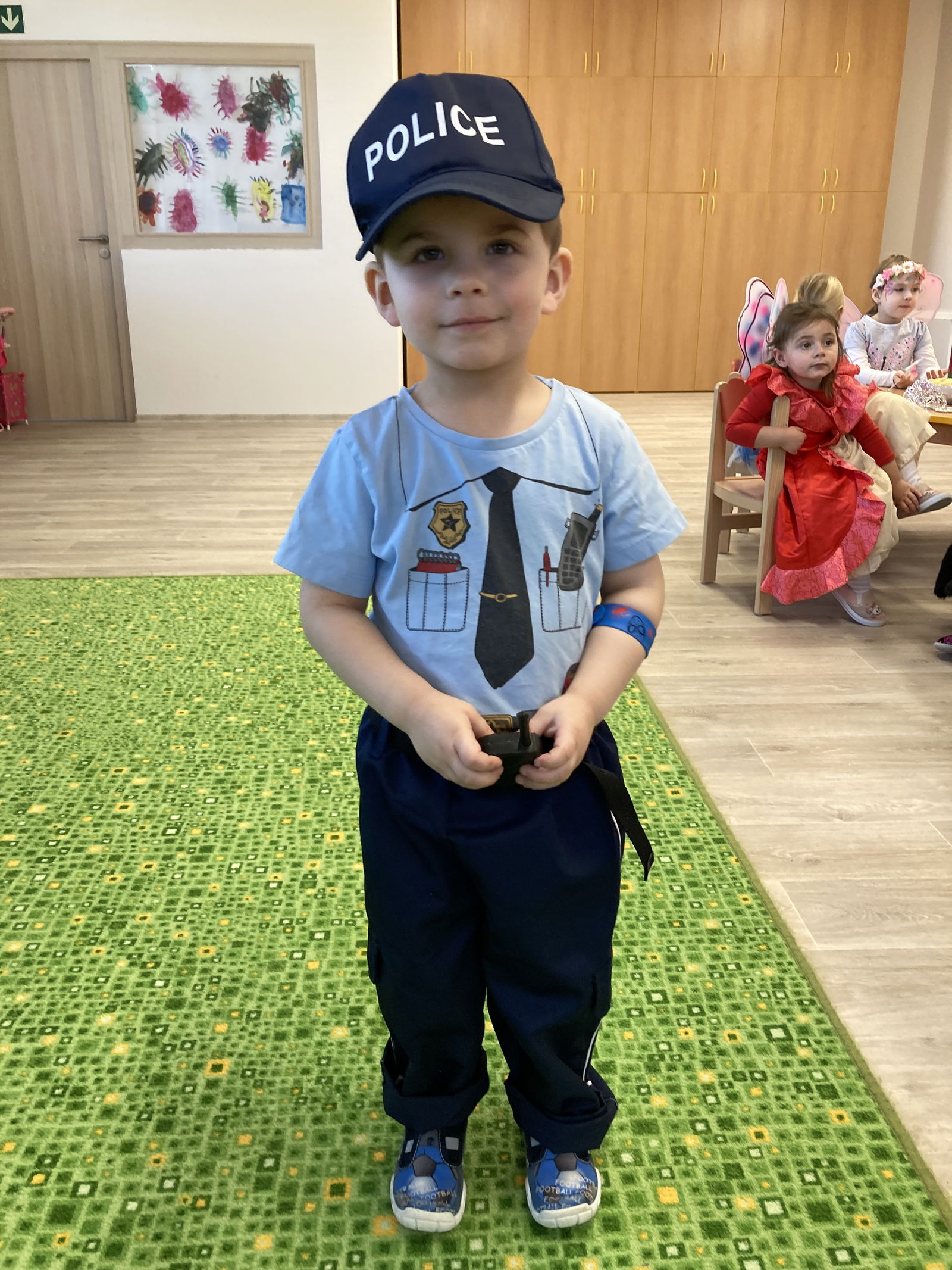 89DE8ED3-8DAA-4BAF-ABFA-0E5E265638EE