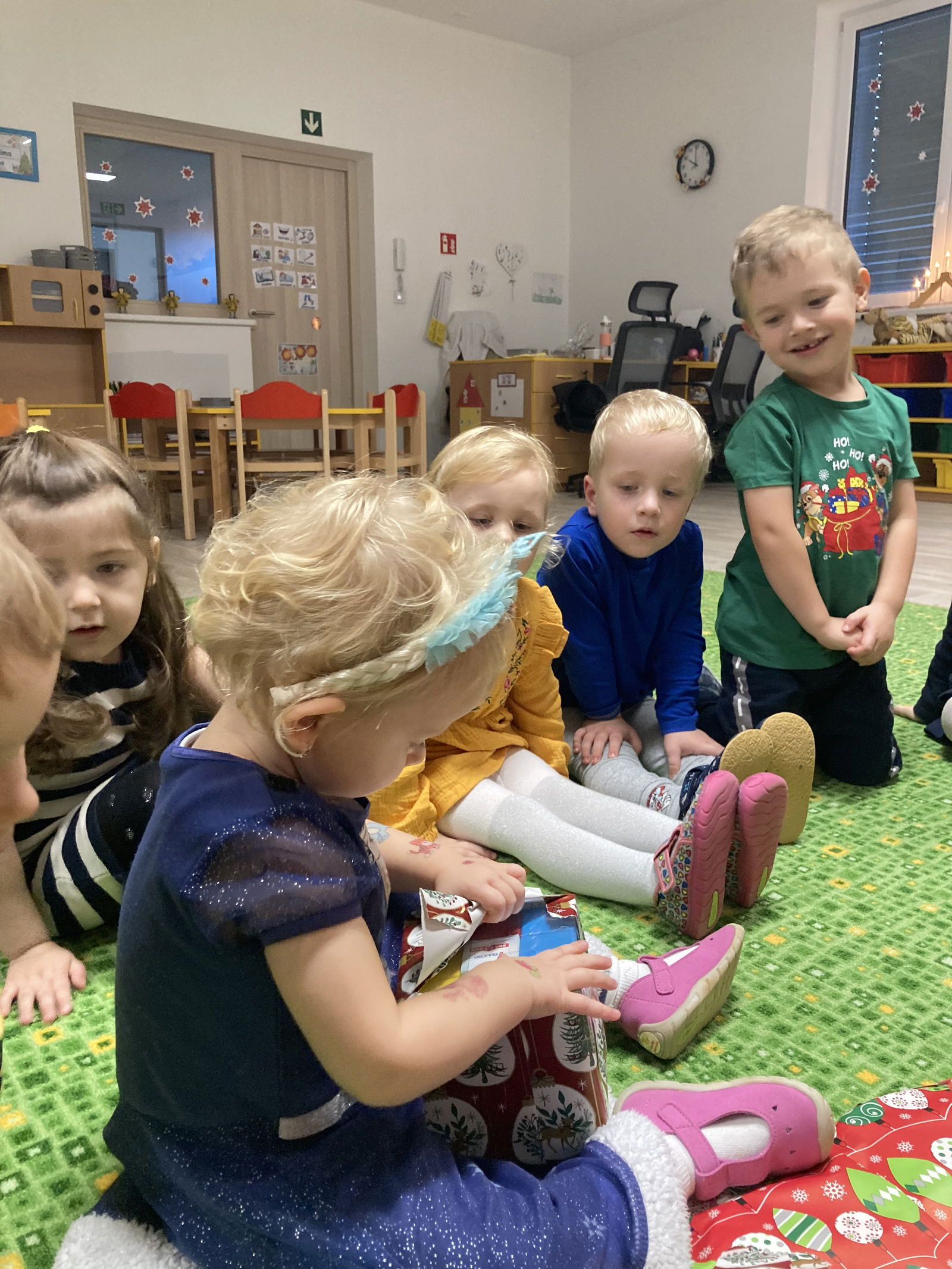 7609CAAD-08FF-41B4-9211-6A2005431D2C