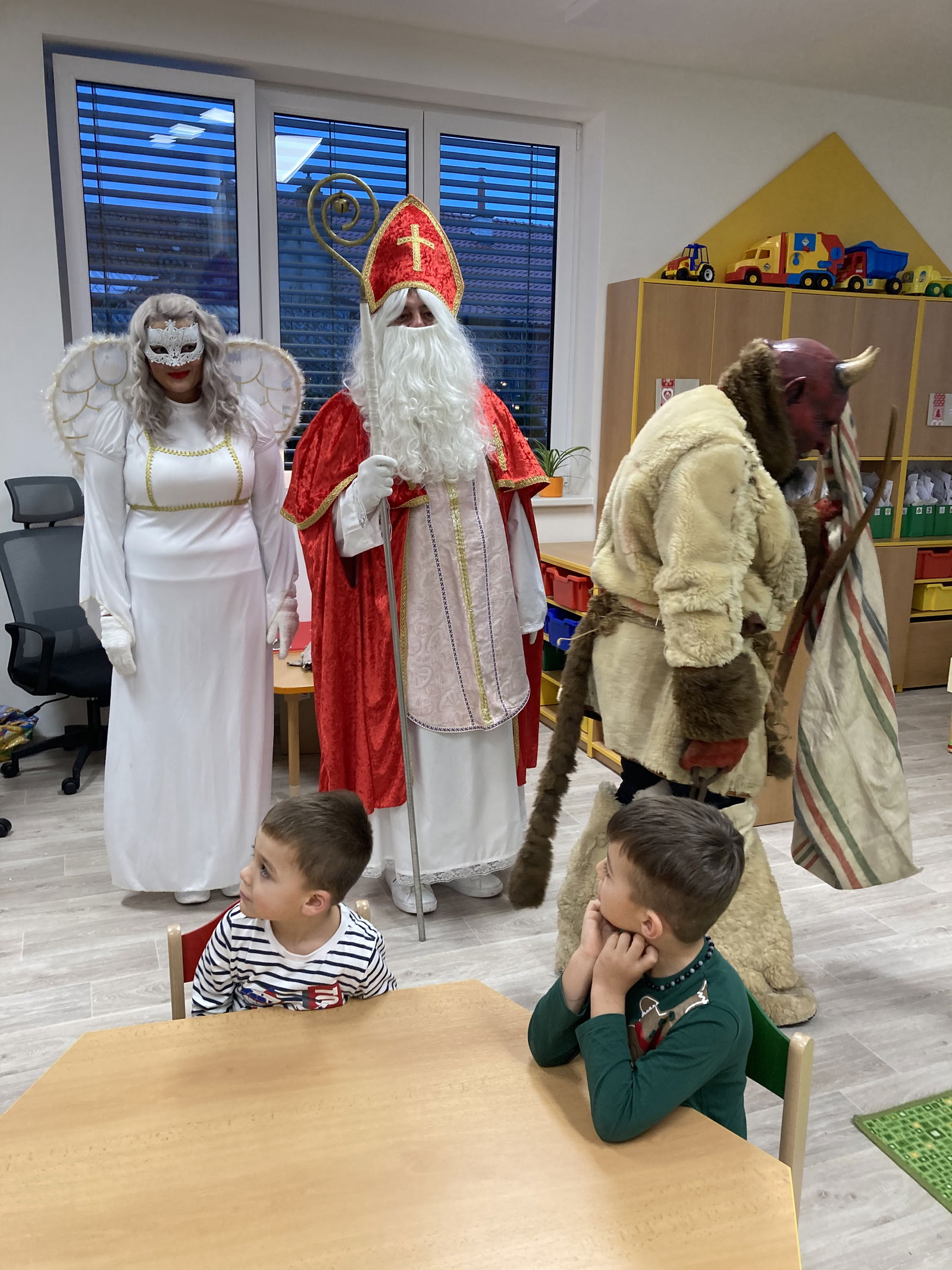 0912A818-9E06-420E-9065-38A6DE4F1ECB