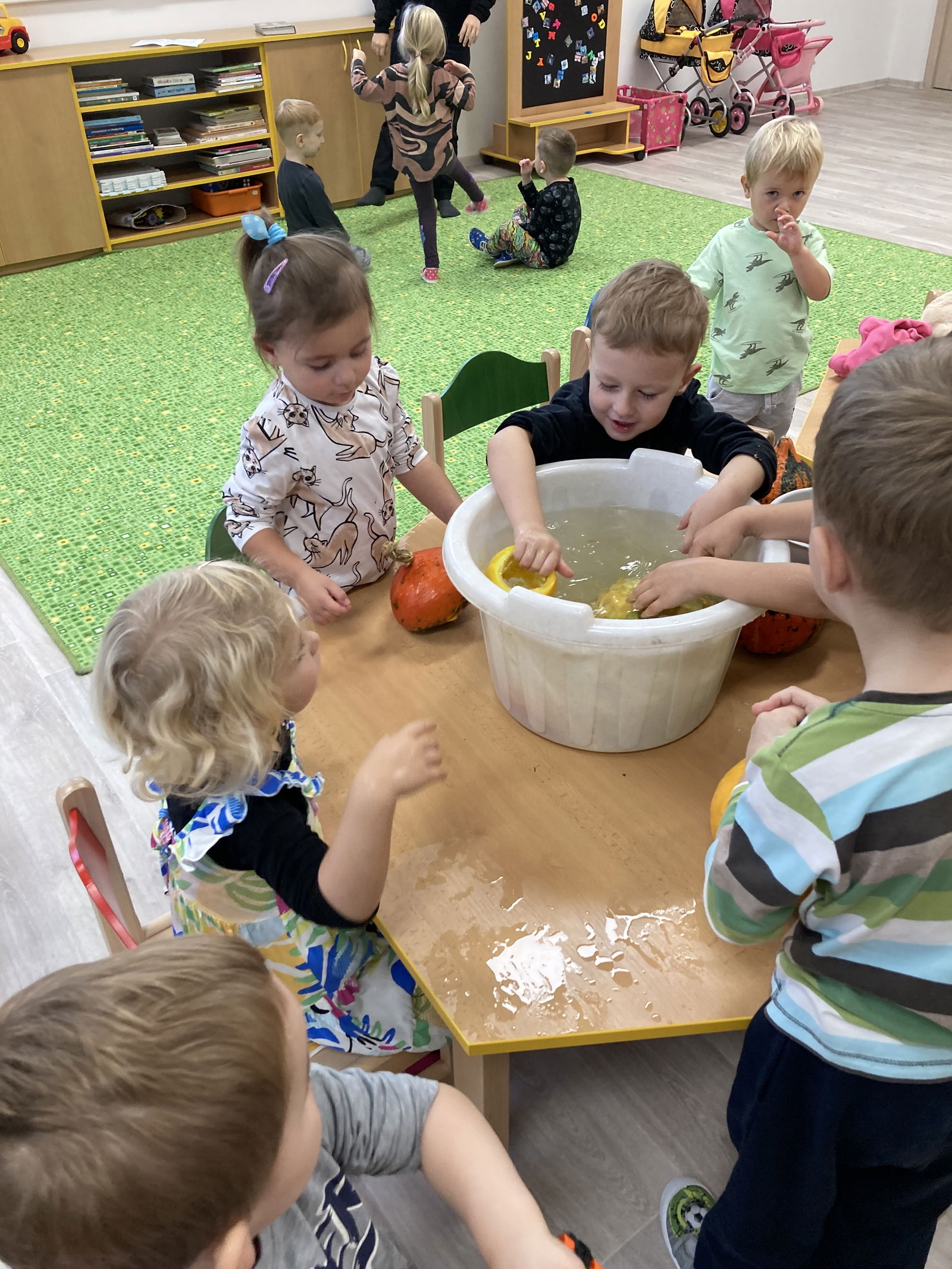 155C9445-153F-4CE5-9C5D-132008E193E7