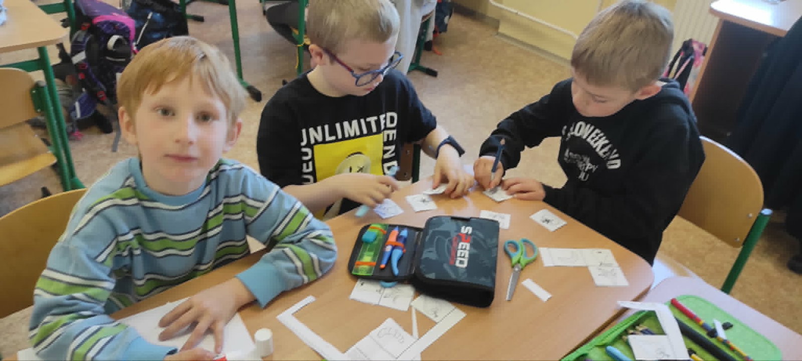 f1271380-df10-4cfd-9fd1-5725929233de