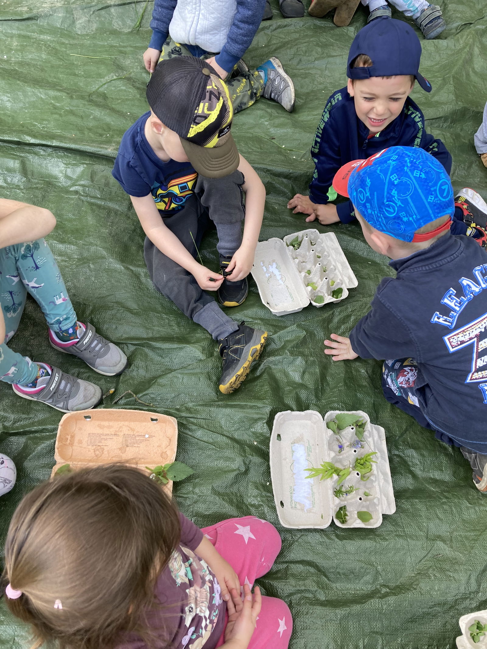 EDE20E2C-9FF5-4ECD-8898-4F5A29EAB3F1