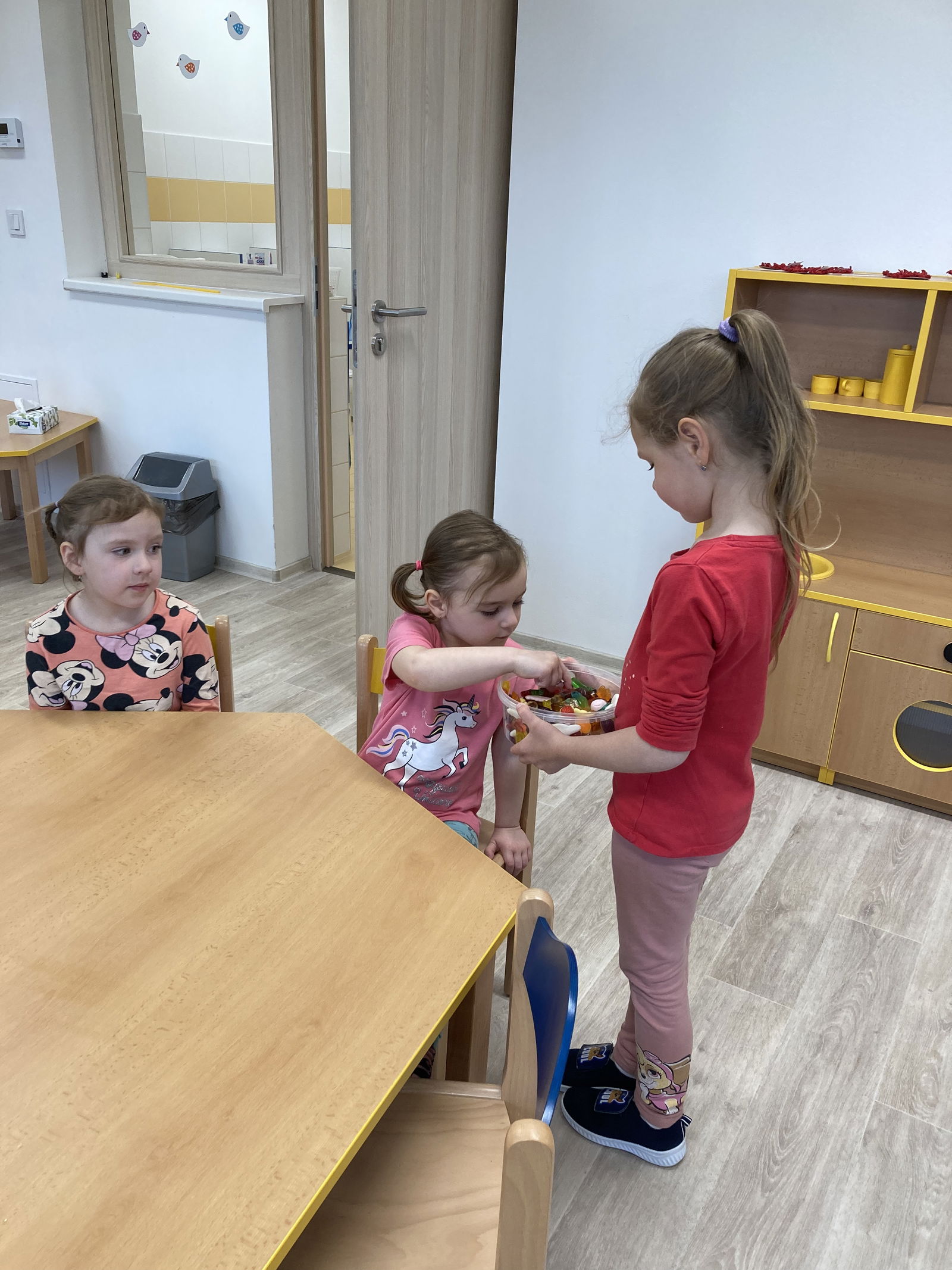 F032D4C1-A85D-4A1F-B6CB-64B111BF4F1F