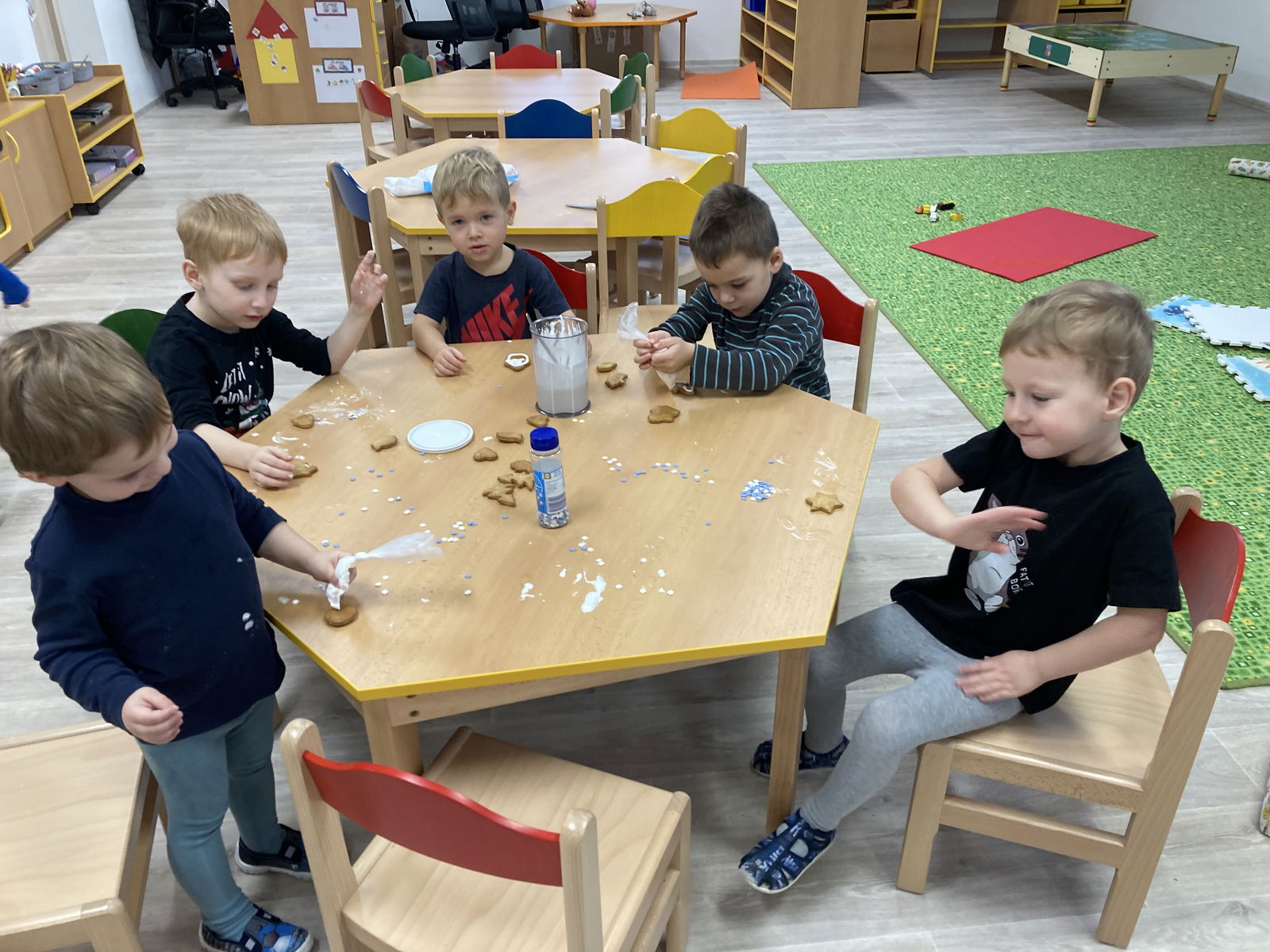 EB0F33AE-1BC2-4F28-884A-D8DA8160511E