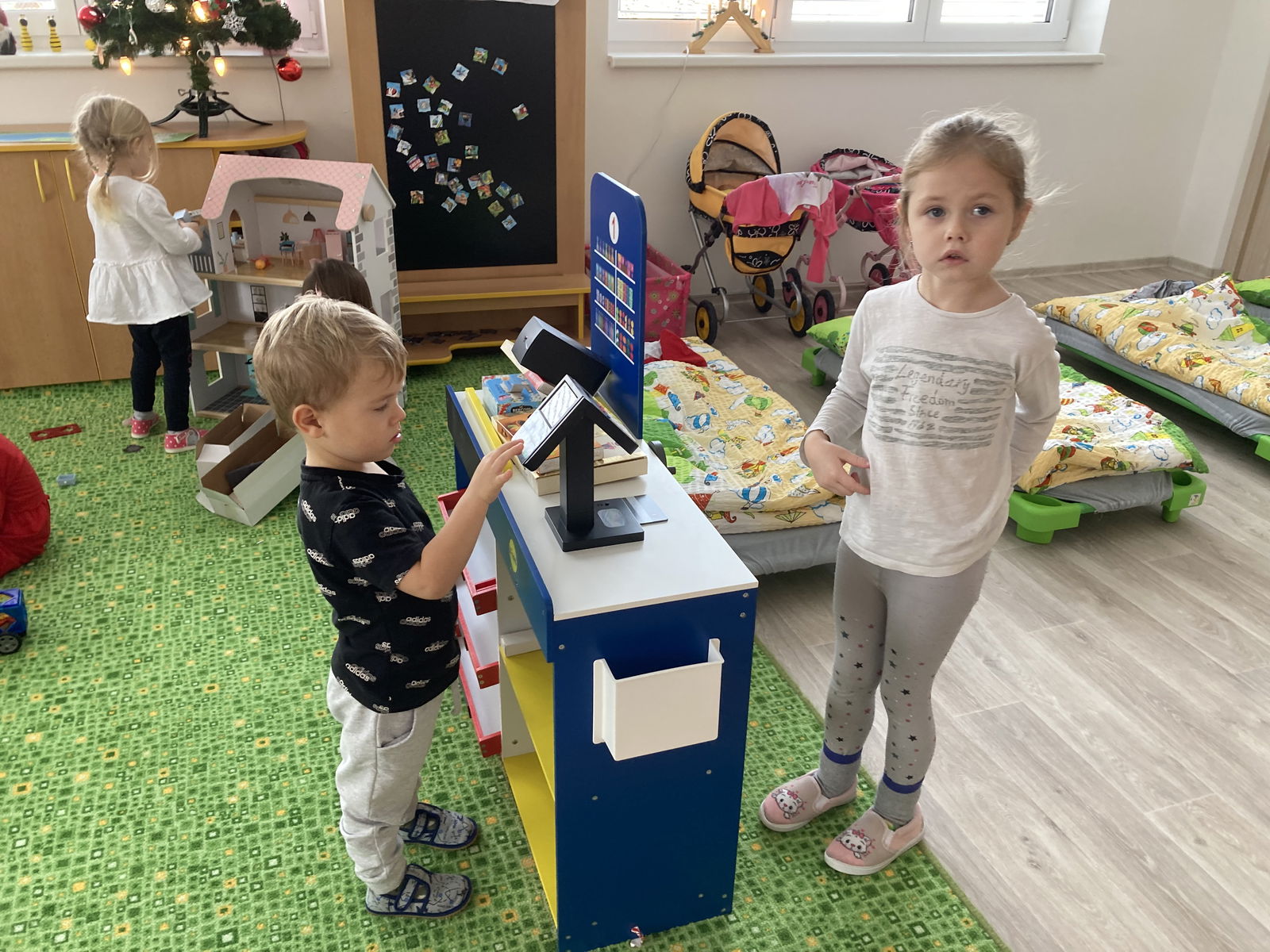 B2FB855C-F3D8-420C-9C9F-E0D99A52FF93